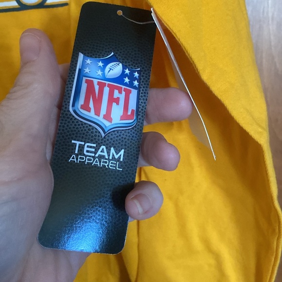 NWT NFL Green Bay Packers long sleeve shirt. 7/8 - Picture 3 of 4